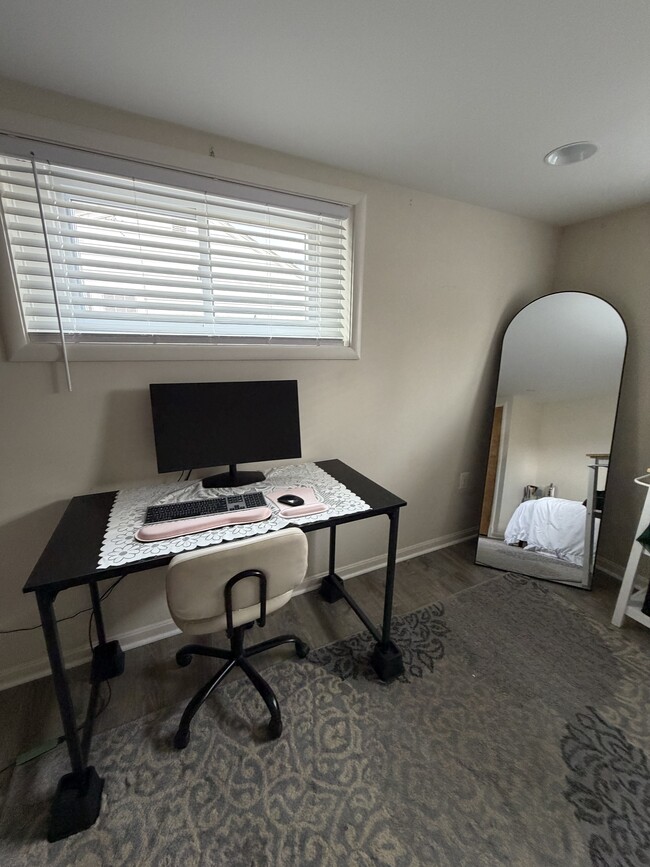 Foto del edificio - 7529 Fairwood Ln