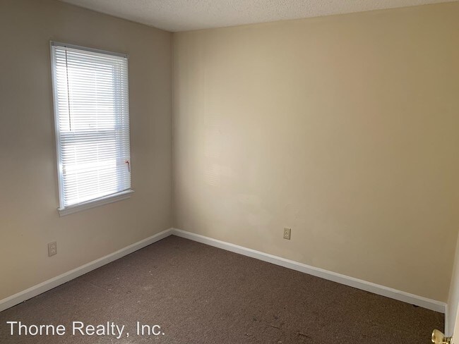 Building Photo - 500 E Northern Blvd