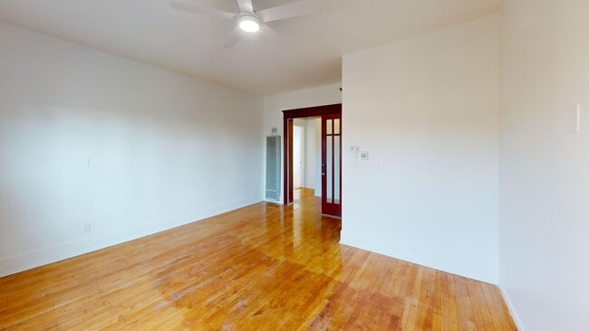 Building Photo - Upstairs 2 Bed 1 Bath at the Charming Vand...