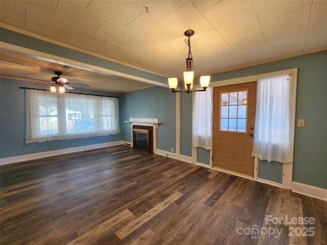 Foto del edificio - 843 Pebble Ave SW