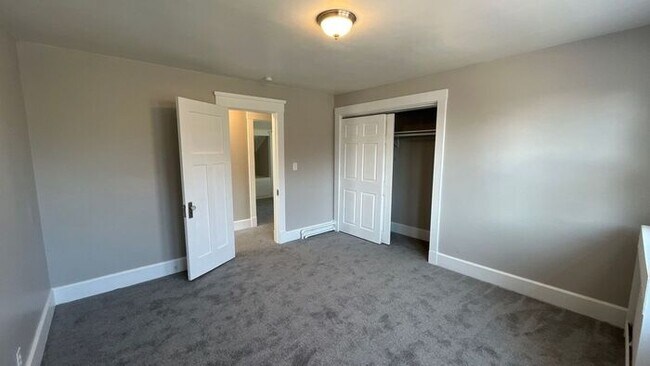 Building Photo - Don't miss out call RENU Property Manageme...