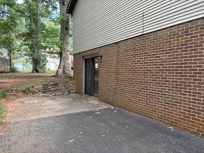 Foto del edificio - Beautiful Single Family Home Located Near ...