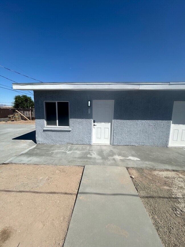 Building Photo - 210 W Monroe Ave