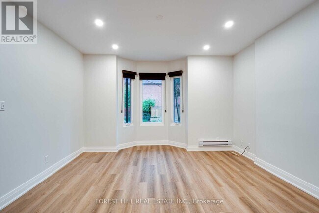 Photo du bâtiment - 1 Greensides Ave