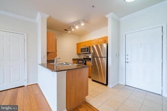 Building Photo - 12929 Centre Park Cir