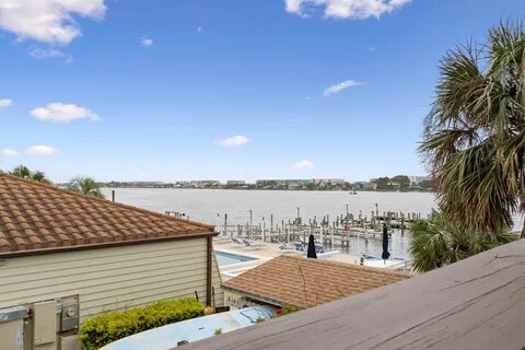 Foto del edificio - 308 Miracle Strip Pkwy SW