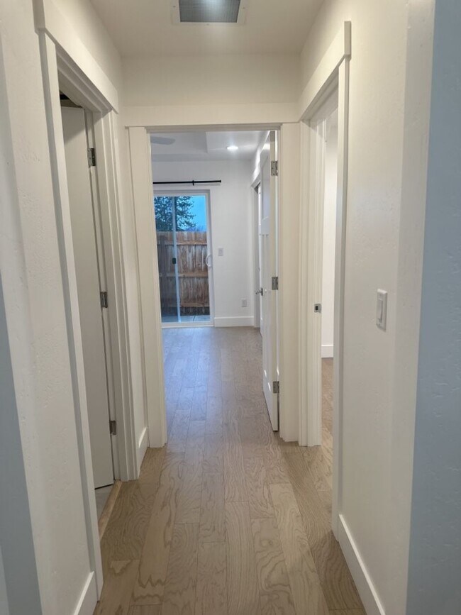 Foto del edificio - Simplify Your Life In this Brand New 2 bed...