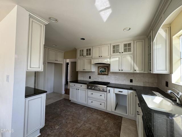 Building Photo - 5295 Aurora Dr