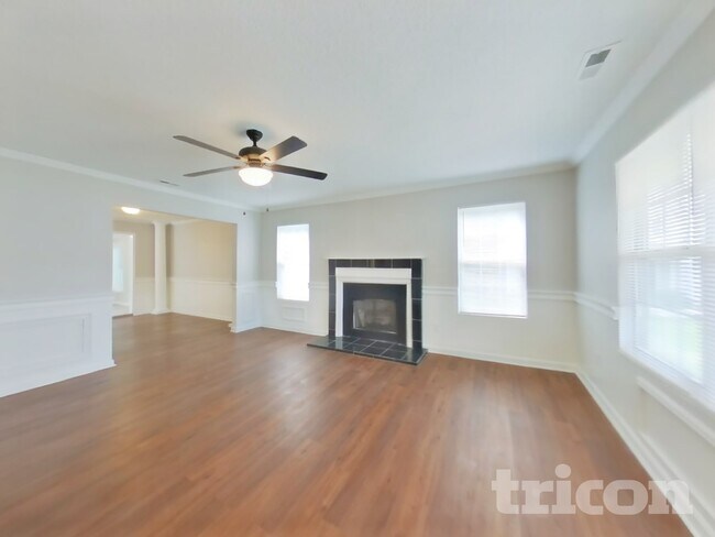 Foto del edificio - 636 Sadler Glen Dr