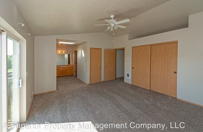Building Photo - 1409 NE Tucson Way