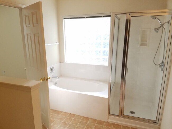 Foto del edificio - 5077 Hartson