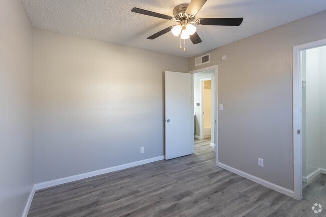 2BR 1BA - 675 SF - Brisa Apartments & Storage