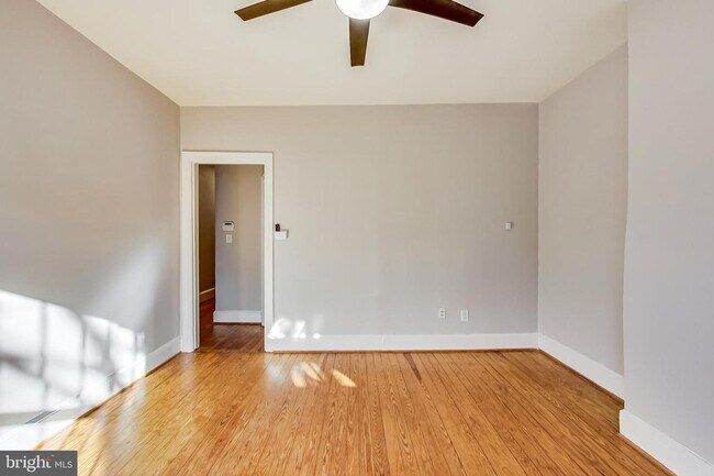 Foto del edificio - 47 Bates St NW