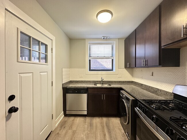 Foto del edificio - 1122 Maple Ave