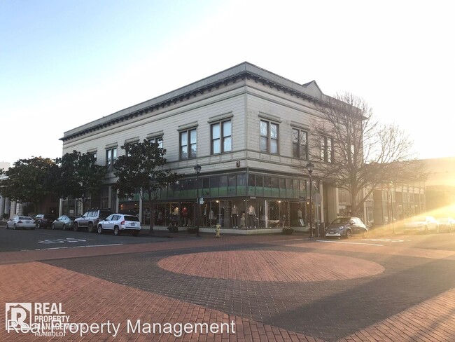 Building Photo - 212 E St