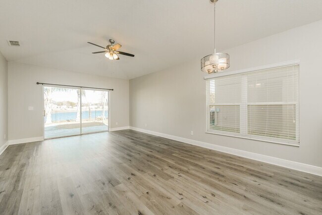 Foto del edificio - 3380 Reedy Glen Dr