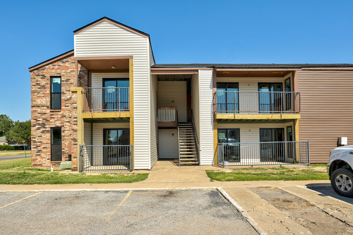 Primary Photo - Shelton Gardens Apartments