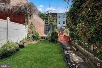 Building Photo - 2441 Fairmount Ave