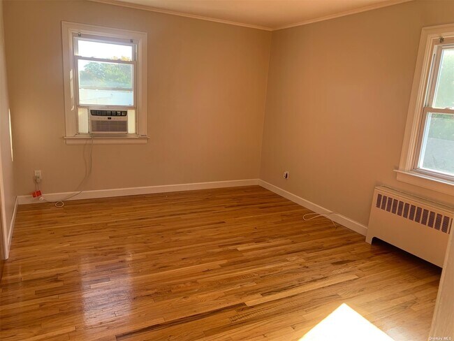 Building Photo - 491 Emerson Pl