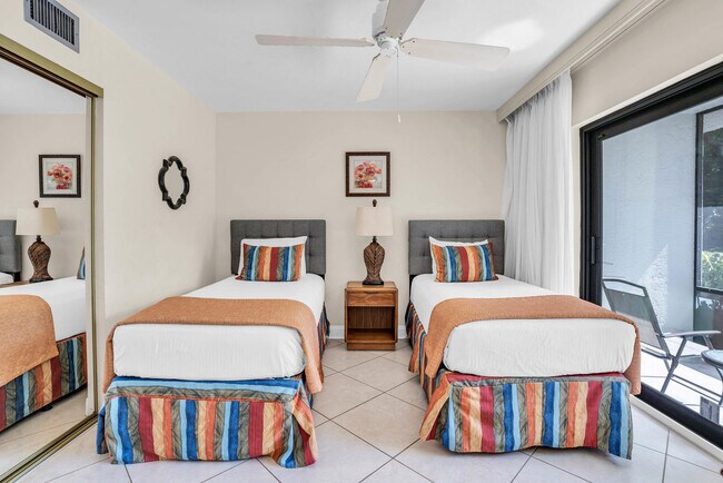 Foto del edificio - 600 Neapolitan Way