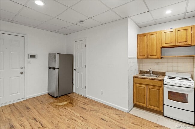 Foto del edificio - 14 Bayville Ave