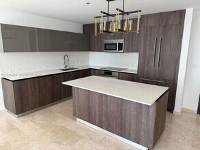 Building Photo - 68 SE 6th St