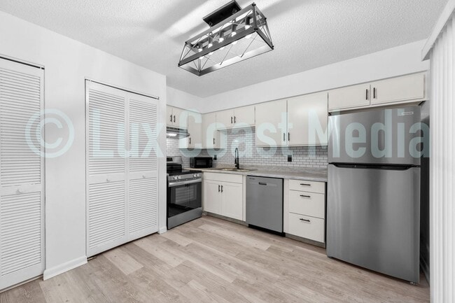 Interior Photo - Canterbury Place Apartments