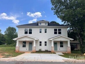 Building Photo - 2915 Ross Ave