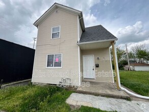 Building Photo - 715 Lorain Ave