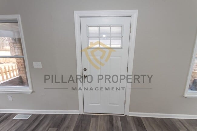 Building Photo - Beautifully 4-Bedroom, 2-Bathroom Home wit...
