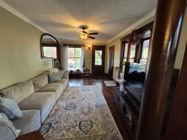 Building Photo - 906 Fairmount St SE