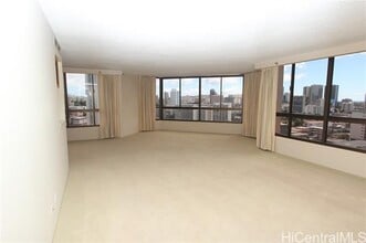Building Photo - 1050 Lunalilo St