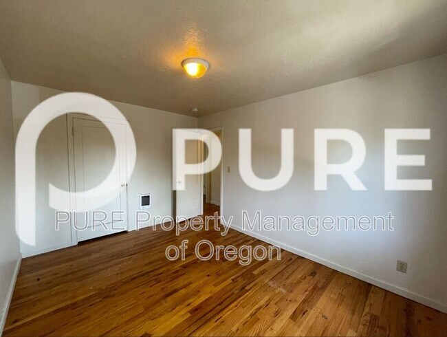 Foto del edificio - 1503 SE Oak St.
