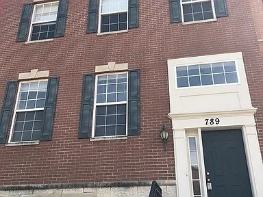 Foto del edificio - 789 Station Blvd