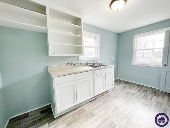 Foto del edificio - 1263 Crestwood Rd