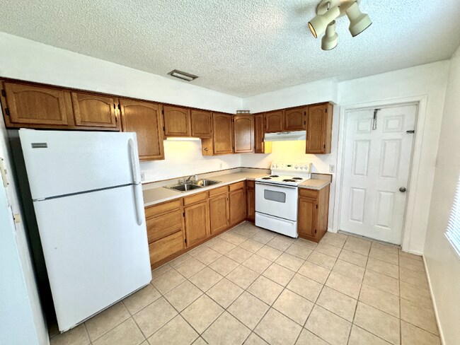 Foto del edificio - 922-924 Hagle Park Rd
