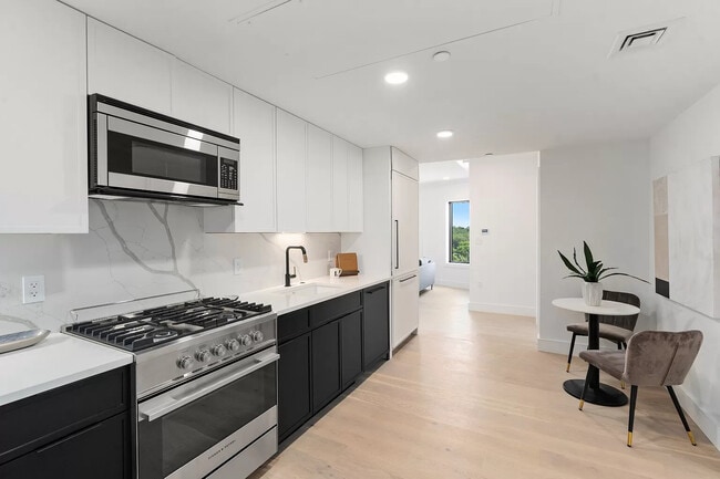 Building Photo - 11 Lothrop St