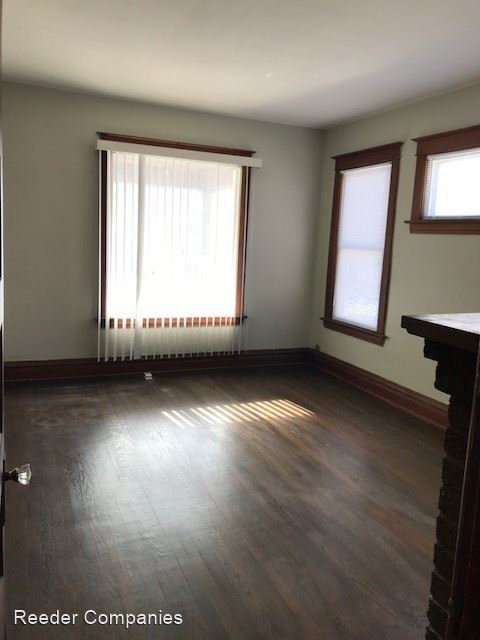 Building Photo - 441 Highland St
