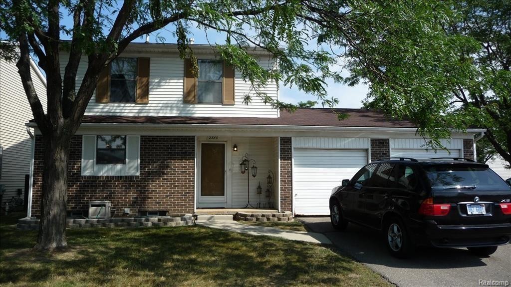 Foto principal - 2889 Roundtree Dr