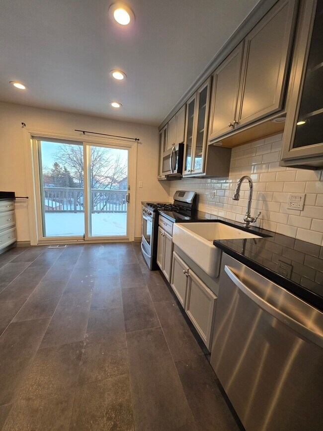 Building Photo - 1195 Old Timber Ct