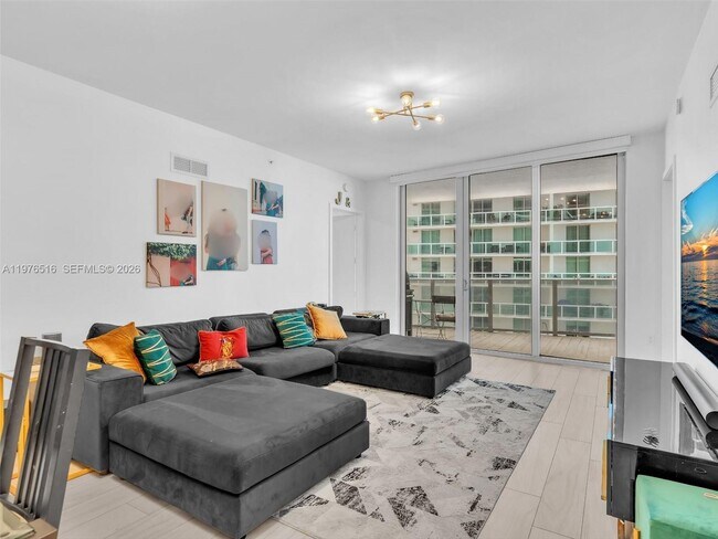 Foto del edificio - 488 NE 18th St