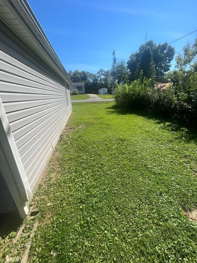 Building Photo - Gorgeous renovated 3 bedroom house!