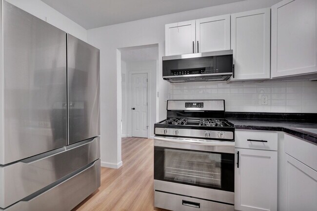 Foto del edificio - 1225 Regent St