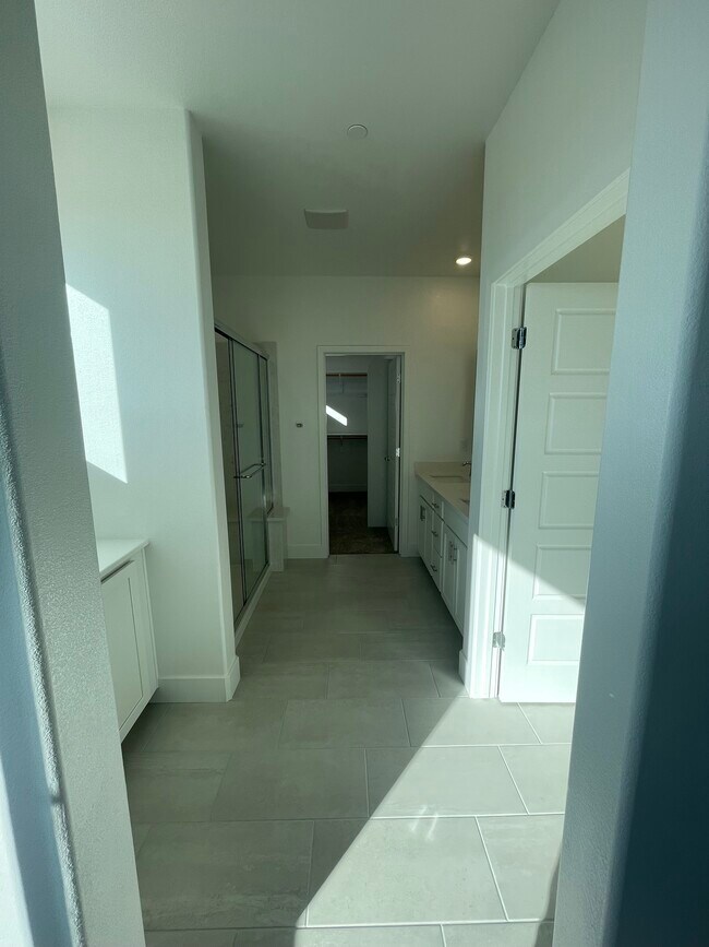 Building Photo - 4803 Lukella Dr