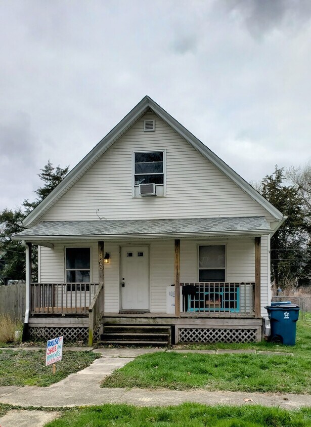916 E Madison St, Pontiac, IL 61764 House Rental in Pontiac, IL