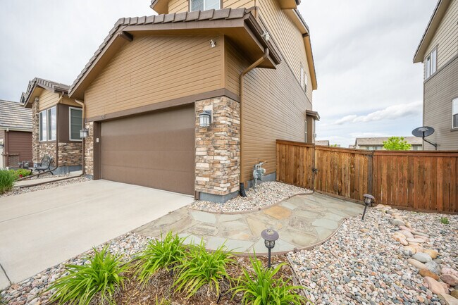 Building Photo - 14341 Mosaic Ave
