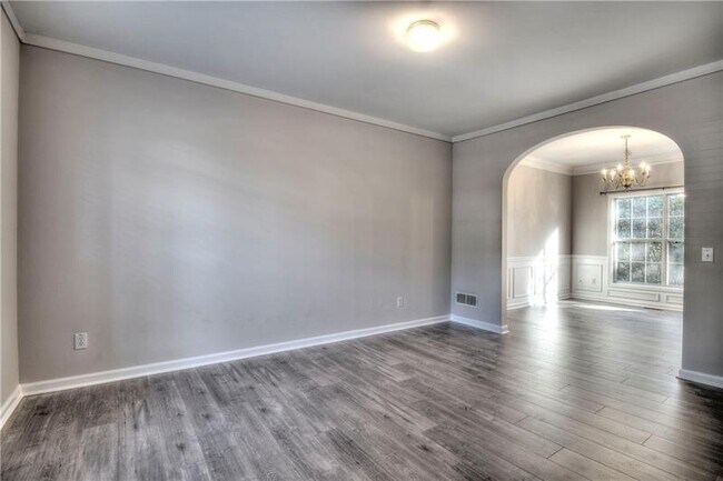Foto del edificio - 2686 McGuire Ct