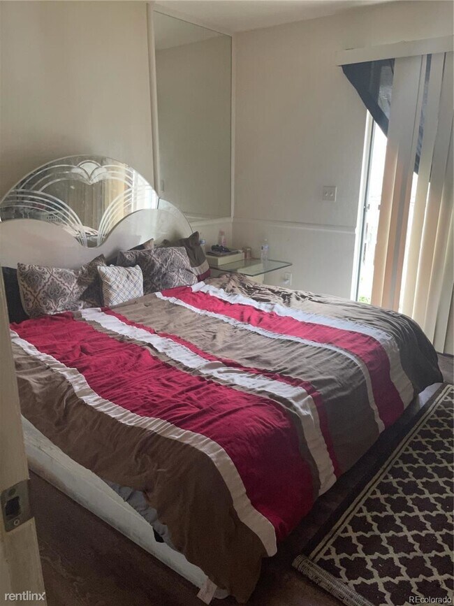 Foto del edificio - 1 br, 1 bath Condo - 155 S Sable Blvd Apt S16