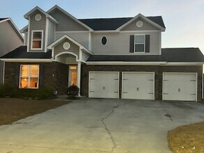 Building Photo - 7 Melody Dr