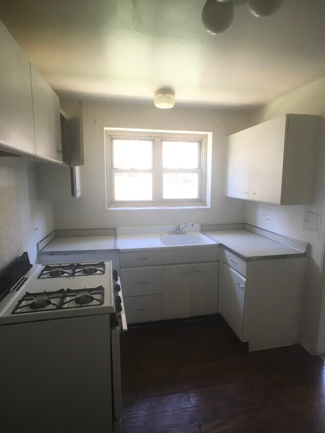 Foto principal - 4901 Crain St